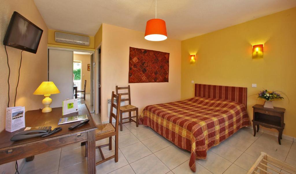 Hotel Le Sorbier Razac-sur-lʼIsle Esterno foto